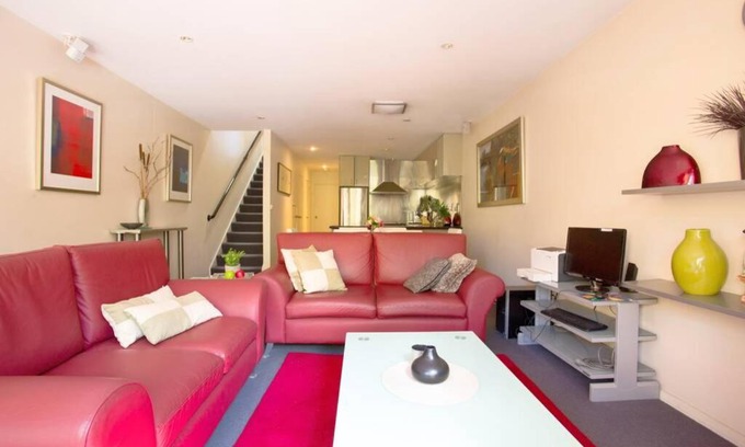 Sullivan's Cove Apartamento | Three bedrooms Unit with free parking