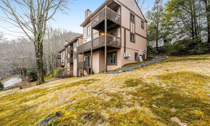 Sugar Mountain Casa | Three-level townhome with WiFi, gas fireplace, foosball, & mountain-view decks