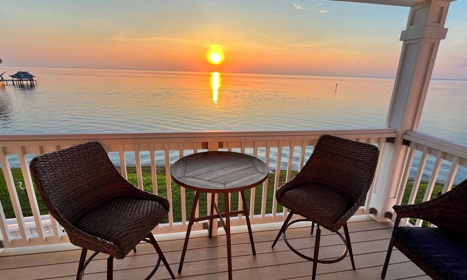 Coquina Key Condominio | Three Little Birds Nest. Island smart-home, luxury finishings and bedding,