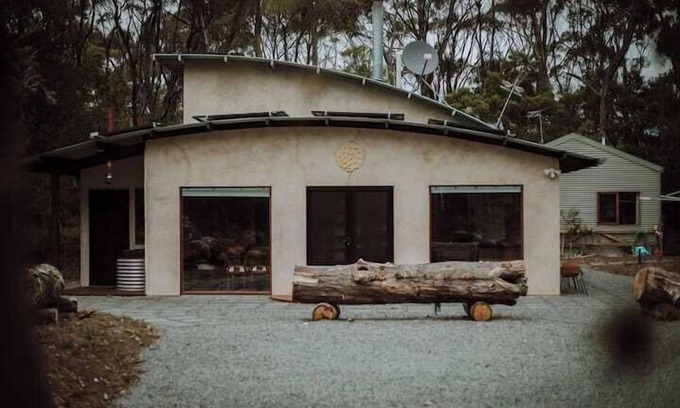 South Bruny Casa | Three Little Pigs Escape - Main House + Cabin