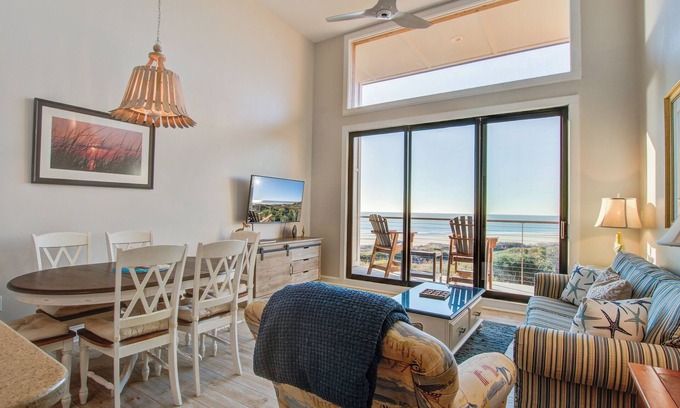 Kiawah Island Condominio | Three Oceanfront Private Balconies with Panoramic View, Dolphins & Calm Breezes!