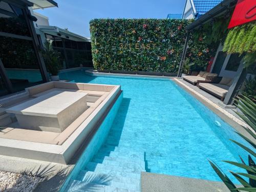 Na Kluea Hotel | Three One East