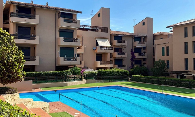 La Maddalena Apartamento | Three-room apartment 5 min from the sea + private parking space