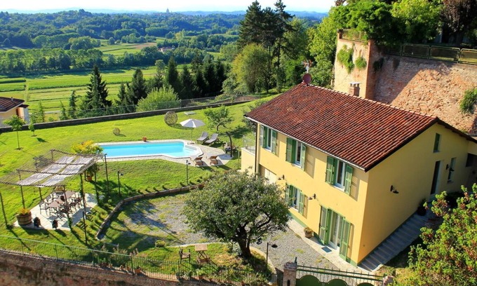 Montafia Apartamento | La bonanza de Don Bosco. Casa de campo en Monferrato panorámica. 8 personas