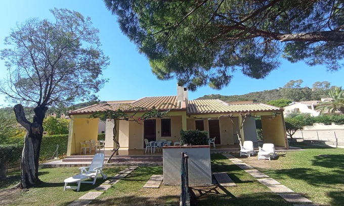 Costa Rei Apartamento | Apartamento de tres habitaciones a 200 metros del mar