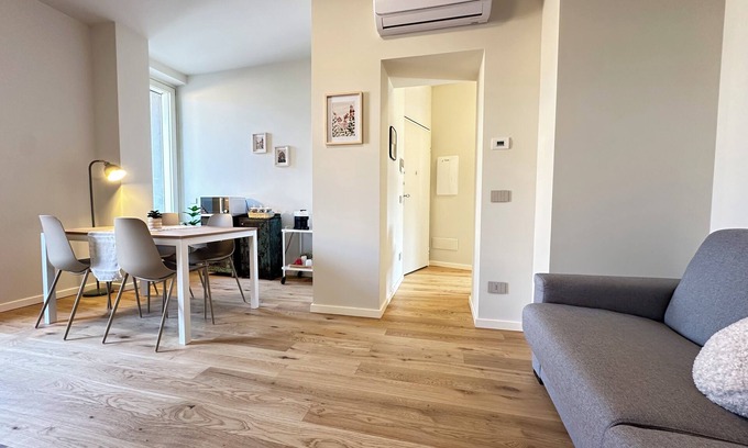 Cremona Apartamento | Three-room World Map, Free Parking (2 bedrooms)