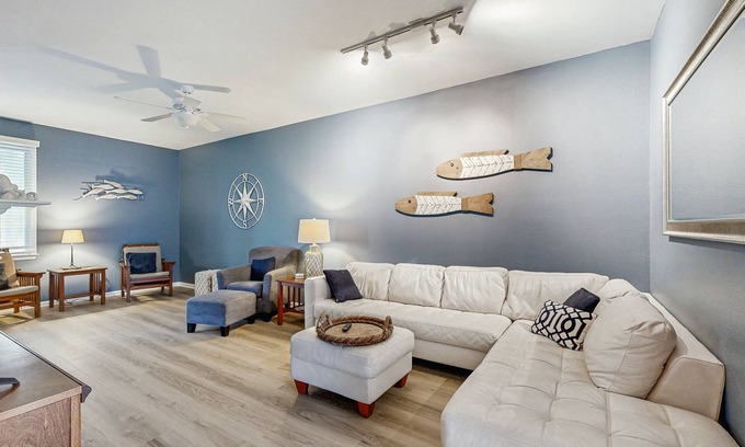 Sun Ridge Casa | Three-Story Bayside Resort Retreat W/ Shared Pool/Hot Tub, Balcony & Central AC