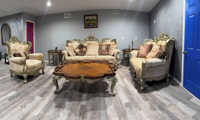 Frazier Park Casa | Three-story home in Frazier Park