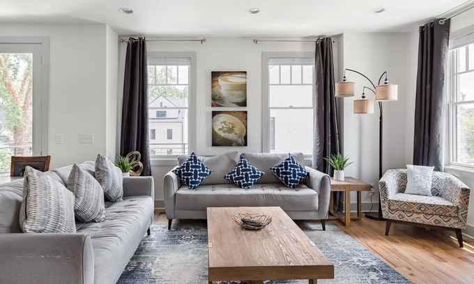 Edgehill Casa | Three Story Home With Urban Courtyard Minutes to Downtown