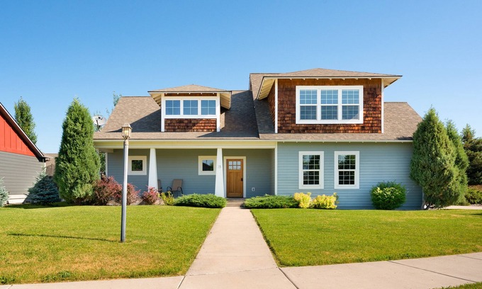 Four Corners Casa | Three Suites Lodge, Full Private Bathrooms!