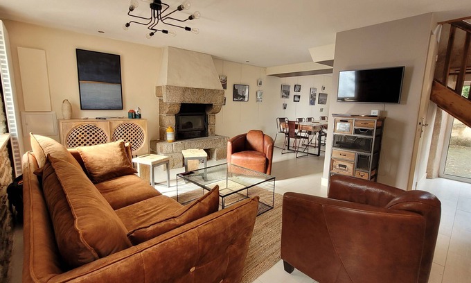 Lesneven Casa | TI PINKO - Town house 7 min from sandy beaches