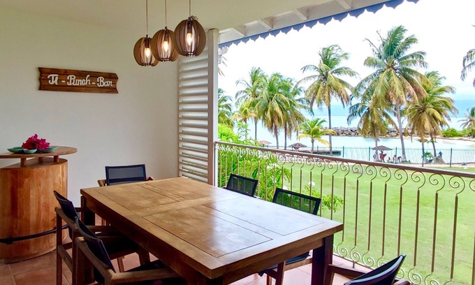 Bas du Fort Apartamento | Ti punch waterfront apartment with pool