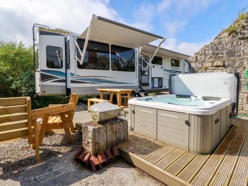 Saint Breward Casa | Tickeydoo, Tor Down Quarry