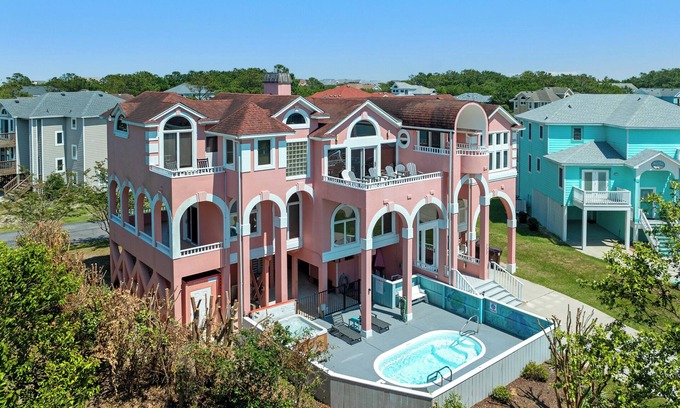 Monteray Shores Casa | Tickled Pink: Pool | Hot Tub | Elevator | Dogs OK