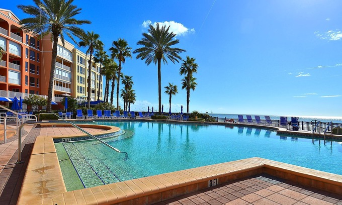 North Redington Beach Condominio | Tides 2-423 - Coastal Beach Club with Fabulous Amenities!