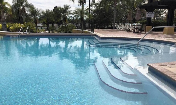 Florida Central Atlantic Coast Cabaña | Tideview 20 · Walk TO Convention! Near Universal & Disney