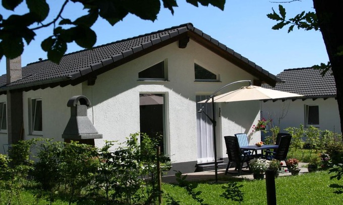 Ferienhausgebiet Hillenseifen Casa | Tidy holiday home with dishwasher, in a green area