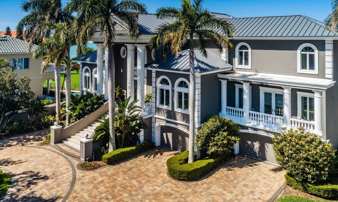 Tierra Verde Casa | Tierra Verde Sunset Point Waterfront Mansion