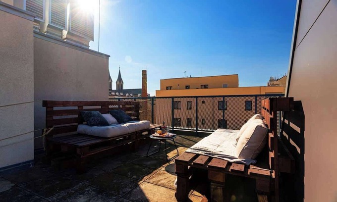 Karlin Apartamento | Tiger Deluxe Suite Su