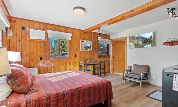 Colorado Springs Cabina | Timber Lodge Cabin #17