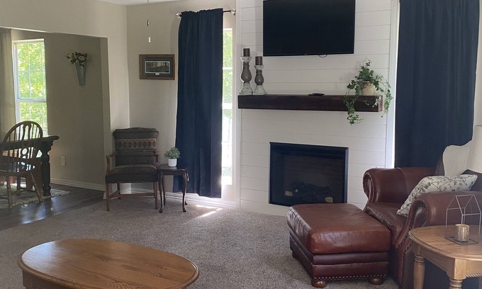 Lebanon Casa | Timber Pointe located near the Niangua River & Bennett Spring State Park
