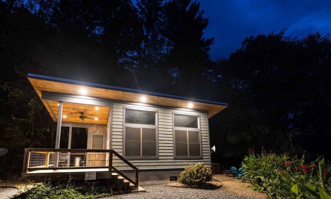 Bryson City Cabina | Time Flies on the River