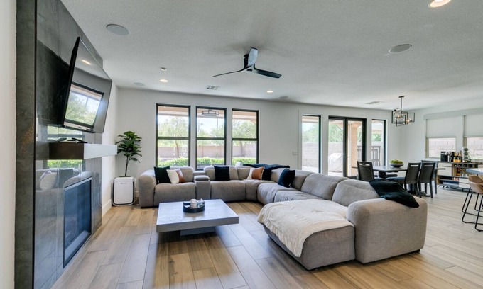 Desert Hills Casa | Timeless 3 Bed 2 Bath Sanctuary