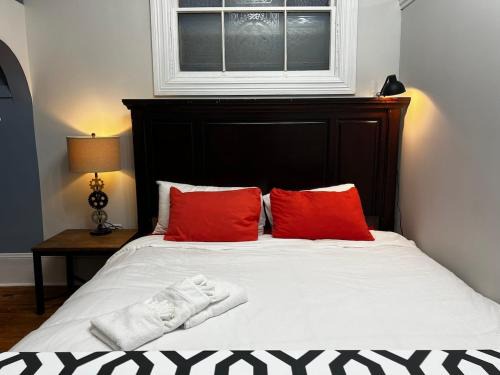 South End Apartamento | Timeless Comfort, Downtown Living, Apt#2 at the Inglis Heritage