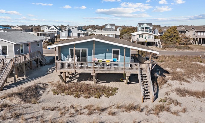 Long Beach Cabaña | Timeless Oceanfront Cottage Near Pier with Grill & Fishing Station