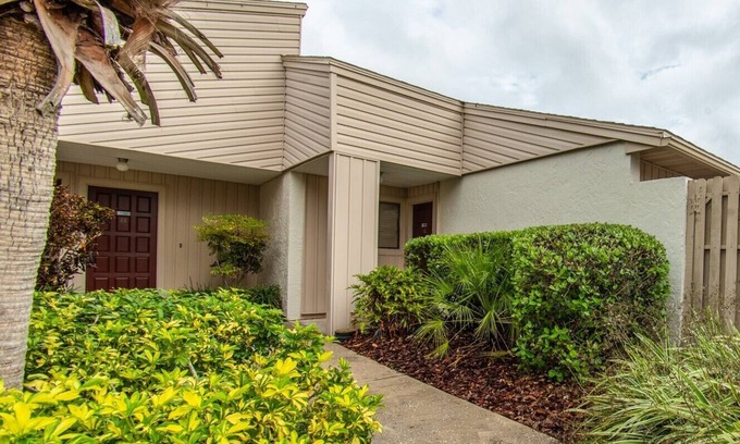 Nichols Condominio | TimeOut 2! Spacious 2 bed/2bath condo, Sleeps 6, Pool!