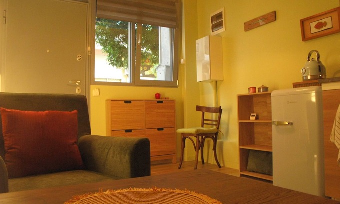 Athens Apartamento | Tiny duplex by the Park
