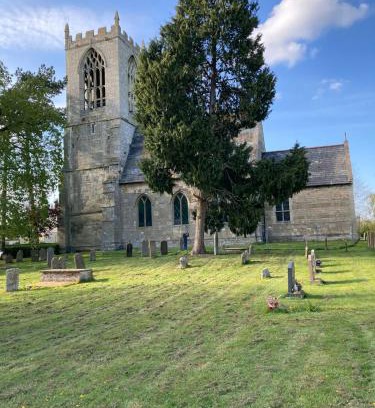 East Drayton Chalet De Esquí | Tiny home in Grade 1 listed church garden