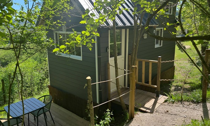 Bessuejouls Casa | Tiny Home 'La Gondal' con vistas a la montaña, terraza privada y Wi-Fi