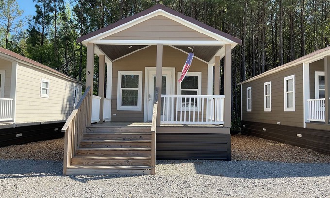 Pearl River Casa | Tiny Homes for Rent, minutes to the Casino, Golf Course & Water Park.
