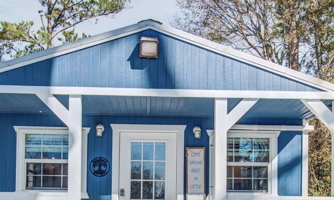 Brazoria Cabaña | Tiny Homes on River w/dock, fire pit & game room