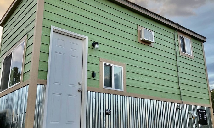 Valle Cabina | Tiny House, 30 min. to Grand Canyon and Air Conditioned!