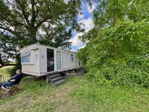 Velgast Otro | tiny house an der Pferdekoppel