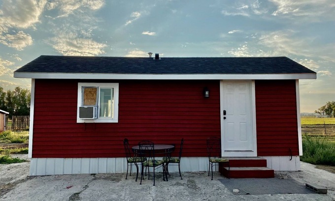 Pompeys Pillar Apartamento | Tiny House in the country, close to Billings
