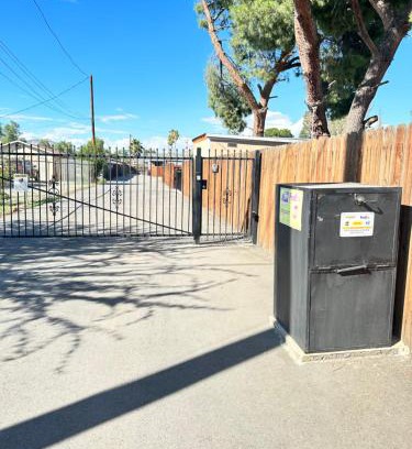 Moreno Valley Otro | Tiny house in the heart of MOVAL private freeparking Netflix