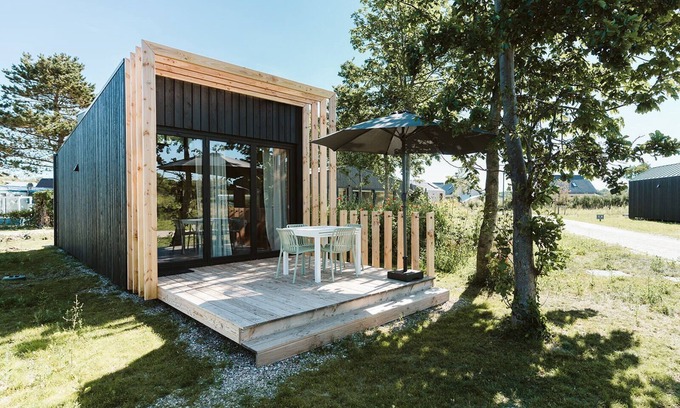 Ouddorp Chalet De Esquí | Tiny house where your dog is welcome as well!