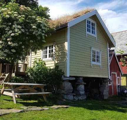 Lauvstad Casa | Tiny house with Fjordview!
