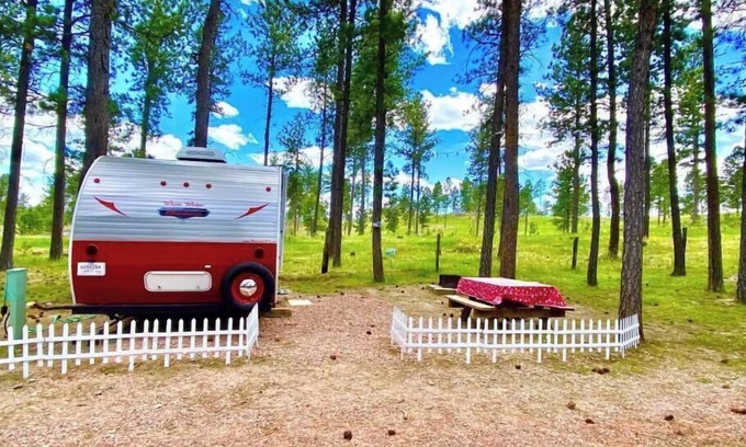 Custer Casa | Tiny Retro Camper