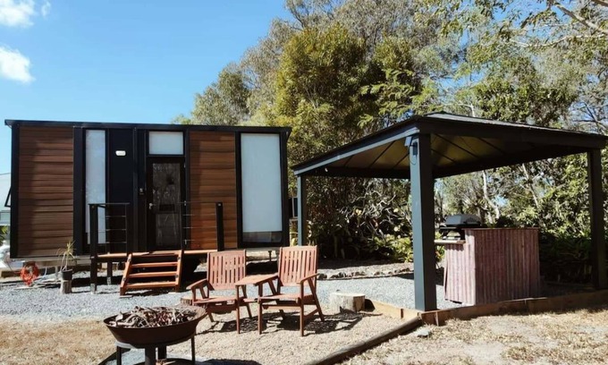 Baffle Creek Casa | Tiny Ubuntu Summary:
