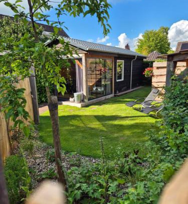 Loon Cama Y Desayuno | Tinyhouse met Hot Tub en ruime privé tuin