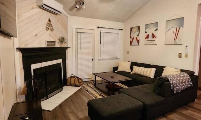 Union Dale Casa | Tioga Townhouse