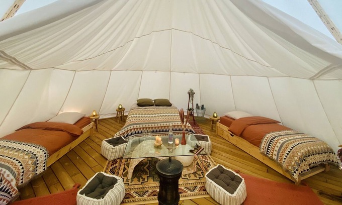 Ecurie Cabina | Tipi 8 places for unusual night