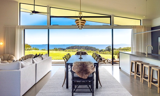 Ostend Casa | TIROHANGA LUXURY | Coast & Country | WINTER DEAL - Stay for 3, Pay for 2