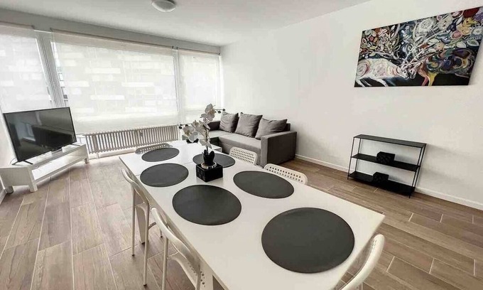 Charleroi Apartamento | Tirou 5 center - train station - airport