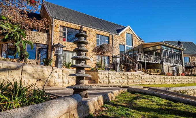 Clarens Casa | Titanic View - Place of Peace