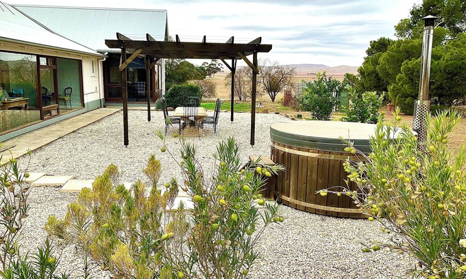 Hallett Casa | Tiverina Park - Luxury Rural Escape. Your next getaway!